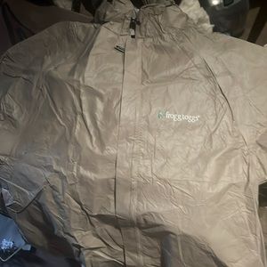 Frogg Toggs size xl